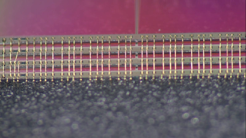 Case 02 · Original microscopy field showing the spatial relationship between wire tiers.